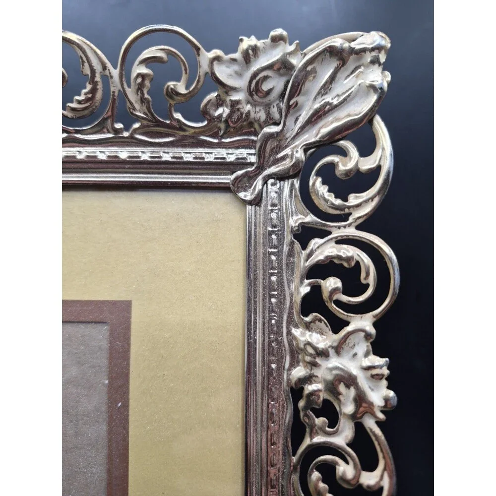 Vintage Ornate Hollywood Regency Gold Metal Filigree Floral 5x7 Picture Frame